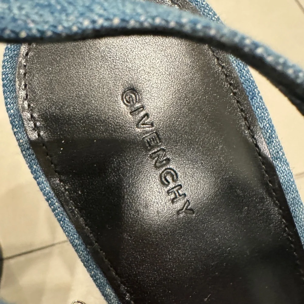 Givenchy bnib voyou